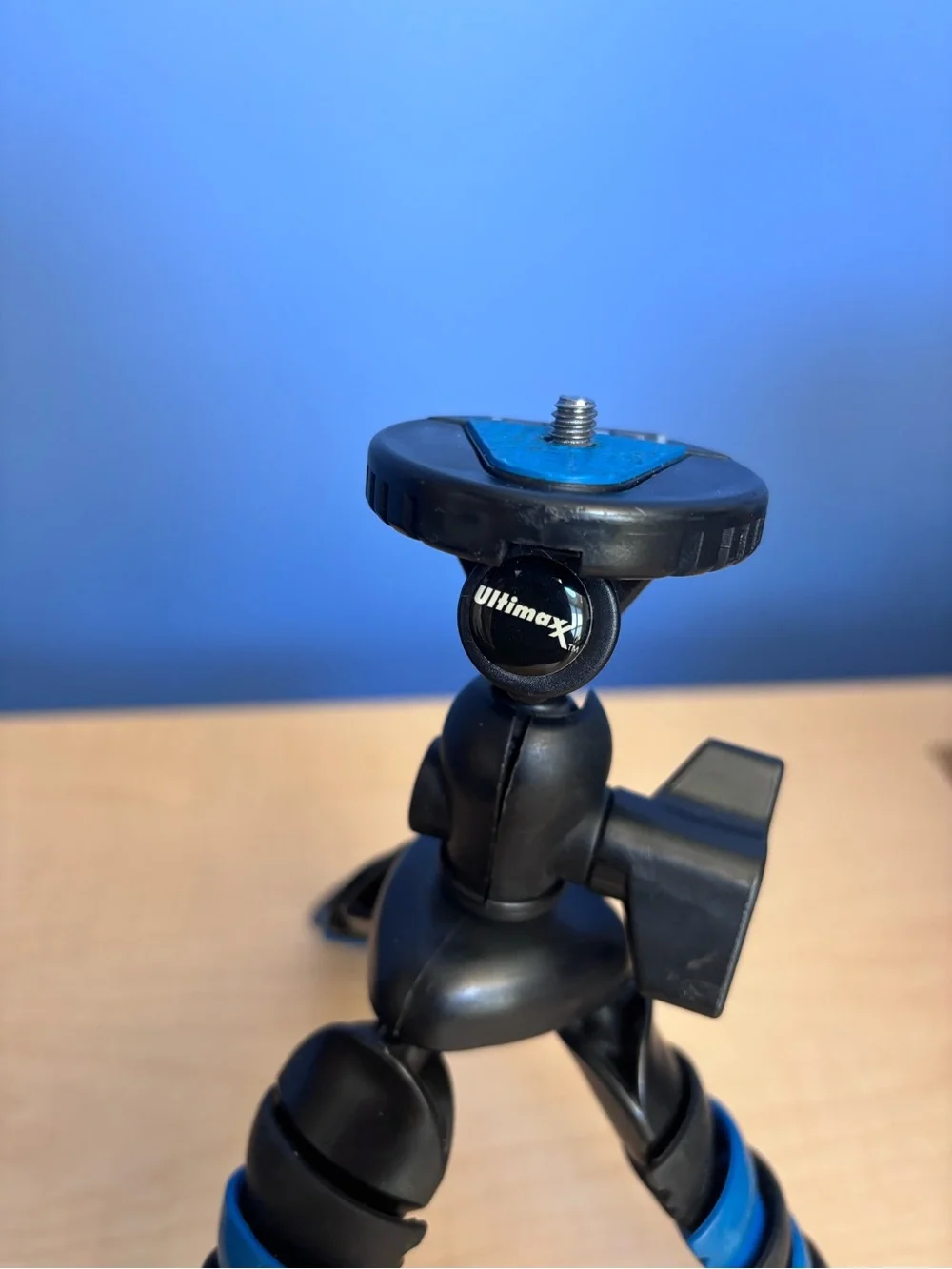 UltimaxX Flexible Mini Tripod – Adjustable Camera & Phone Stand